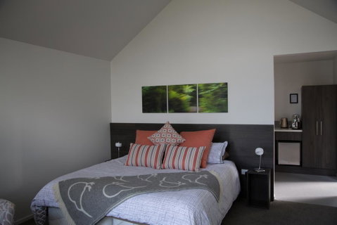 Church Hill Boutique Lodge & Restaurant - Tourism Bookings NZ 1
