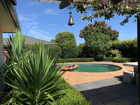 CLOSE TO ROTOTUNA' S SHOP