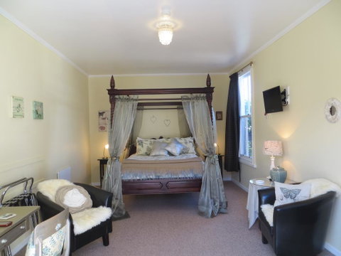 Cotswold Cottage Bed And Breakfast - Tourism Bookings NZ 2
