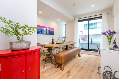 Designer Ground Floor Apartment In Ponsonby - Tourism Bookings NZ 1
