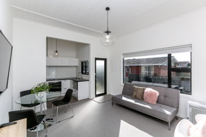 DEVINE ON DEVON - CENTRAL CITY