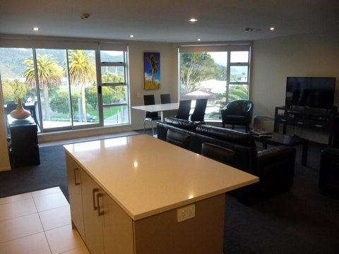 Esplanade Apartments - Tourism Bookings NZ 1