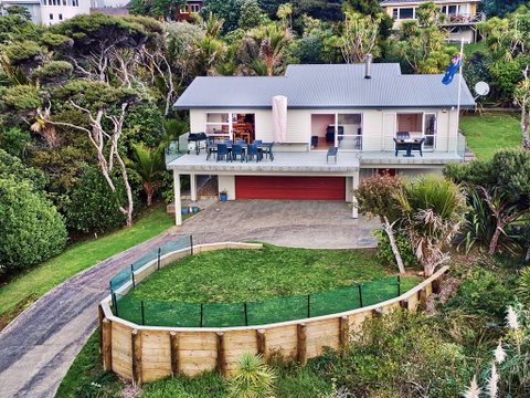 Explore Piha - Piha Holiday Home - Tourism Bookings NZ 2
