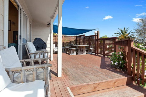 Fishing Base By The Sea - Tourism Bookings NZ 3