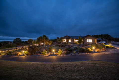 Flemington Lake View Bed And Breakfast - Tourism Bookings NZ 0