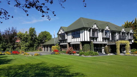 Golden Elm Garden - Tourism Bookings NZ 0