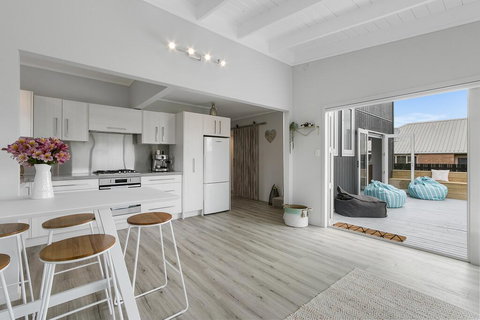 Good Times And Tan Lines - Waihi Beach Holiday Home - Tourism Bookings NZ 2