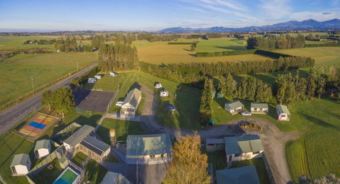 Grumpy's Kiwi Holiday Park Geraldine - Tourism Bookings NZ 3