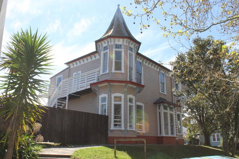 Haka Lodge Ponsonby - Tourism Bookings NZ 1