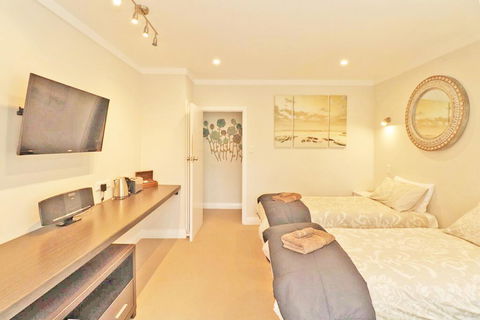 Hamilton Pencarrow Rose - Tourism Bookings NZ 2