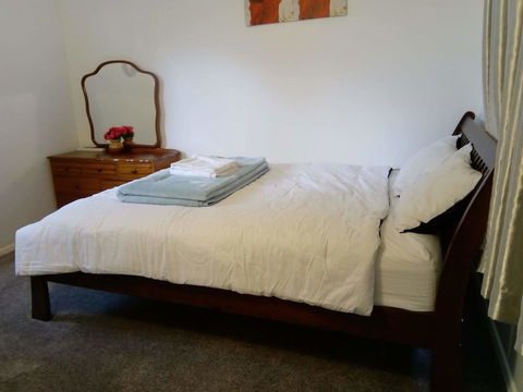 Homestay 2 King Beds Near The City Center, Sleep Up To 3, Fauliage & Fauna - Tourism Bookings NZ 1