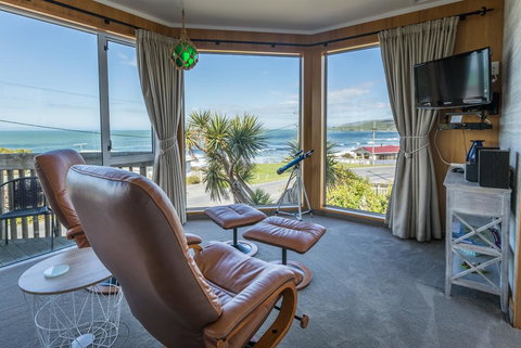 Kaka Point Spa Accommodation - Catlins - Tourism Bookings NZ 0