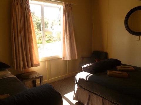 Kaniere Hotel - Tourism Bookings NZ 1