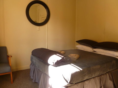 Kaniere Hotel - Tourism Bookings NZ 2