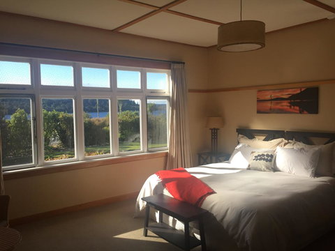 Lake Brunner Lodge - Tourism Bookings NZ 1