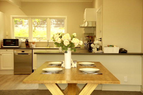 Lake Domain Holiday House - Tourism Bookings NZ 2