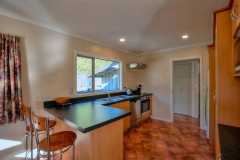 Lake Hawea Hideaway - Lake Hawea Holiday Home - Tourism Bookings NZ 3