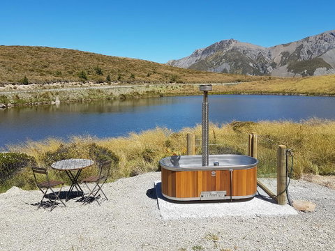 Lake Stella Mountain Huts - Tourism Bookings NZ 2