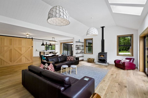 Lakeside Bliss Homestead - Tourism Bookings NZ 0