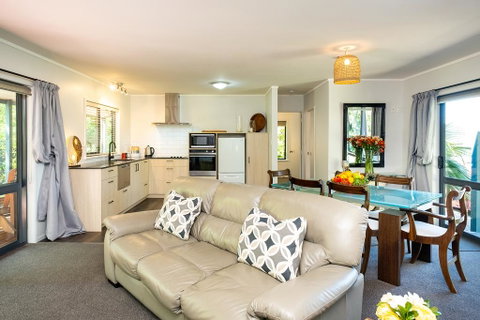 Lawn Cottages - Tourism Bookings NZ 3