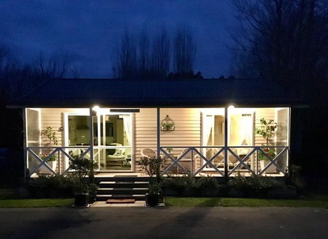 Lemon Tree Cottage - Tourism Bookings NZ 0