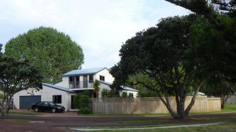 Lynton House - Tourism Bookings NZ 3