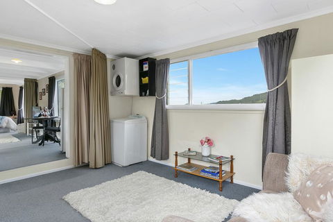 Macbay Retreat - Macandrew Bay Holiday Home - Tourism Bookings NZ 3