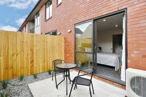 Machester Studios A & B - Christchurch Holiday Homes - Tourism Bookings NZ 2