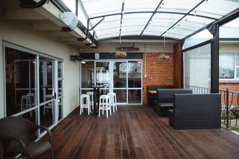 Makikihi Country Hotel - Tourism Bookings NZ 3