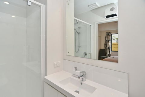 Manchester Studio A - Christchurch Holiday Homes - Tourism Bookings NZ 3