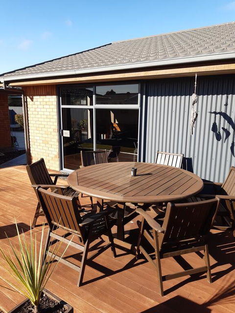 Modern BNB Unit With Wifi And Breakfast - Tourism Bookings NZ 1