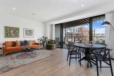 Modern Styled Apt W Stunning Park Views & Carpark