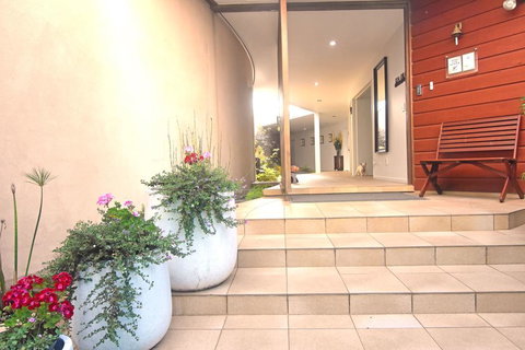 Moon Gate Villa - Tourism Bookings NZ 0