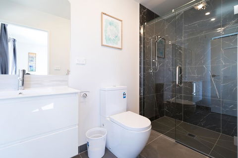 Neptune Holiday House - Tourism Bookings NZ 3