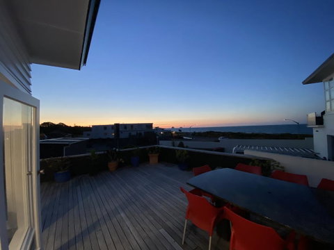 Ocean Front East End Beach House - Tourism Bookings NZ 3