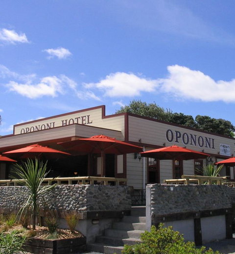 Opononi Hotel - Tourism Bookings NZ 3