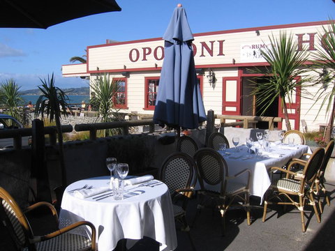 Opononi Hotel - Tourism Bookings NZ 0