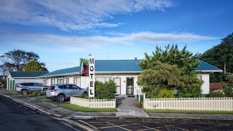 Owaka Lodge Motel - Tourism Bookings NZ 0