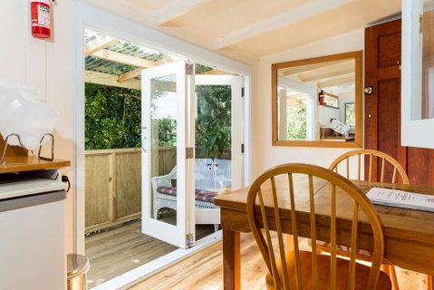 Palm Beach Bungalows - Tourism Bookings NZ 3