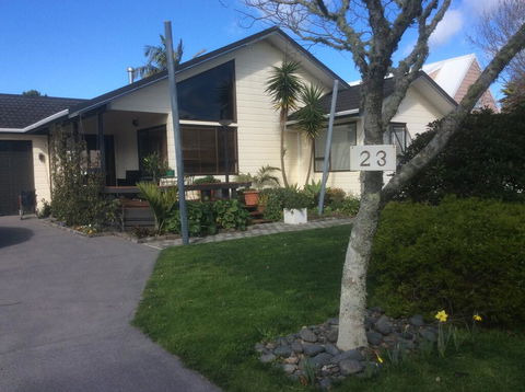 Pauanui Point Apartment - 2 Mins From Beach - Tourism Bookings NZ 3