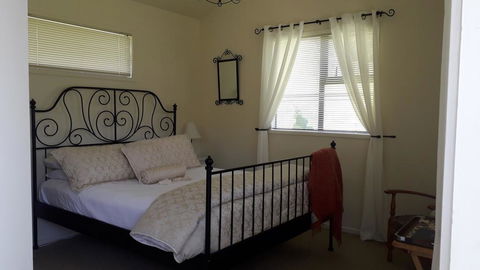 Peebles Cottage - Tourism Bookings NZ 2