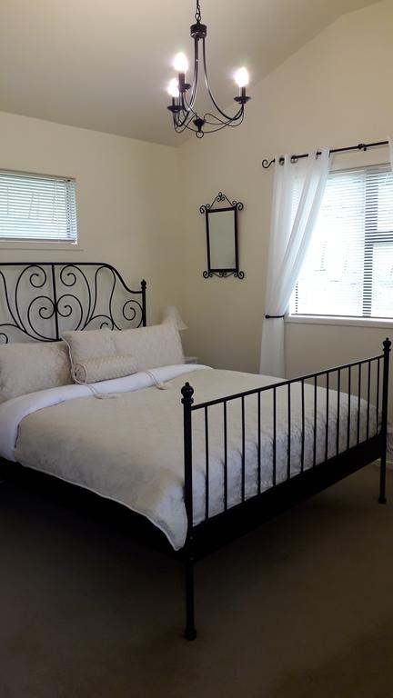 Peebles Cottage - Tourism Bookings NZ 3