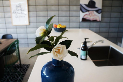 PERFECT ON POWDERHAM - PRIME INNER CITY LOCATION - Tourism Bookings NZ 3