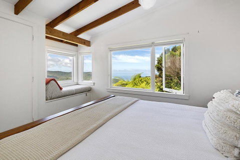 Piha - City Escape, Piha Holiday Home - Tourism Bookings NZ 1
