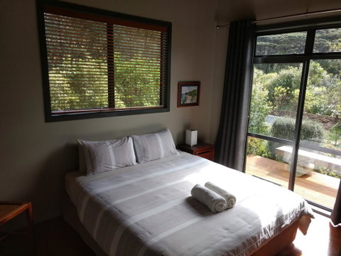 Piha Beachstay Accommodation - Tourism Bookings NZ 0