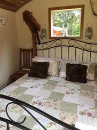 Posh Pioneers - Glamping