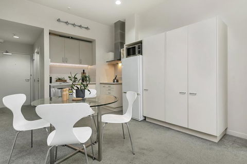 QV Downtown Studio With Carparks (900) - Tourism Bookings NZ 2