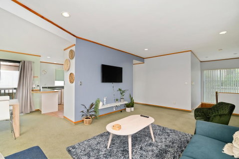 Red Door Holiday House - Tourism Bookings NZ 0