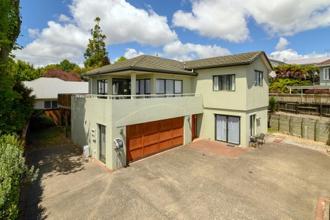 Red Door Holiday House - Tourism Bookings NZ 1
