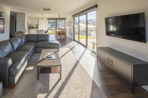 Retreat For All Seasons - Tourism Bookings NZ 2